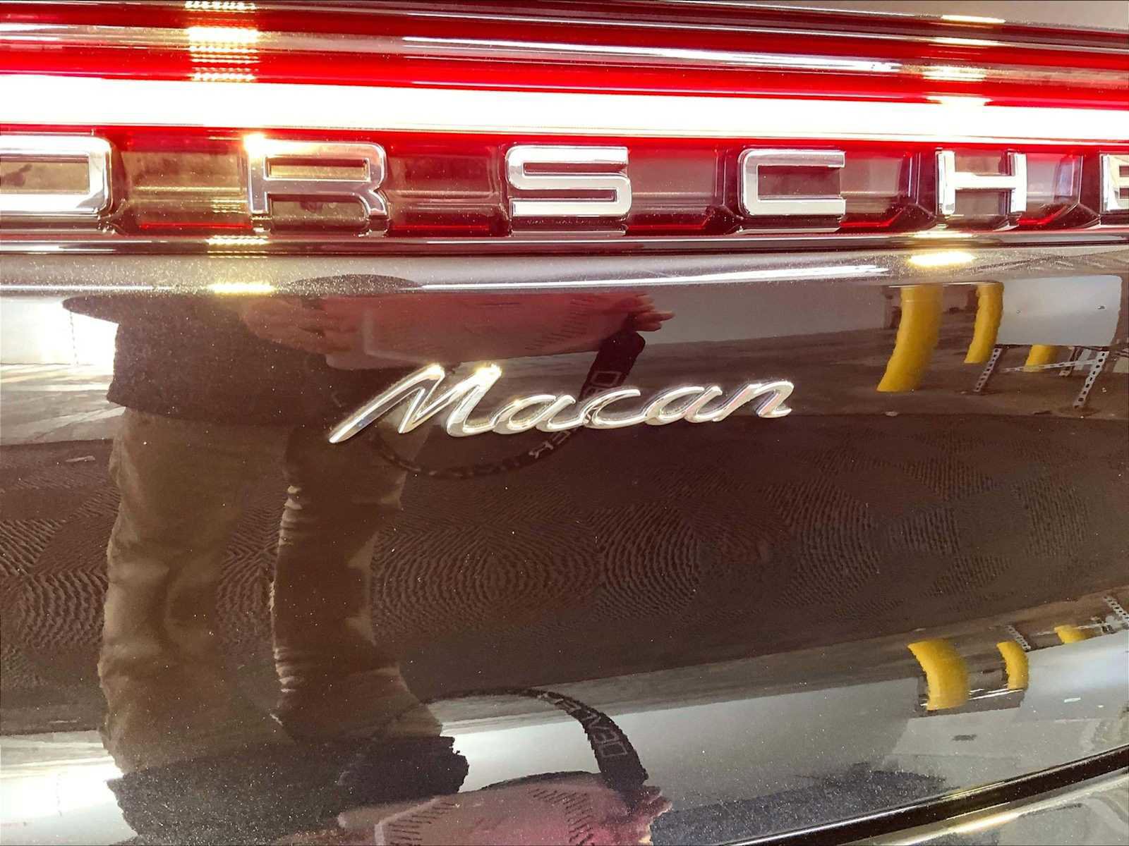 Certified 2025 Porsche Macan image 35