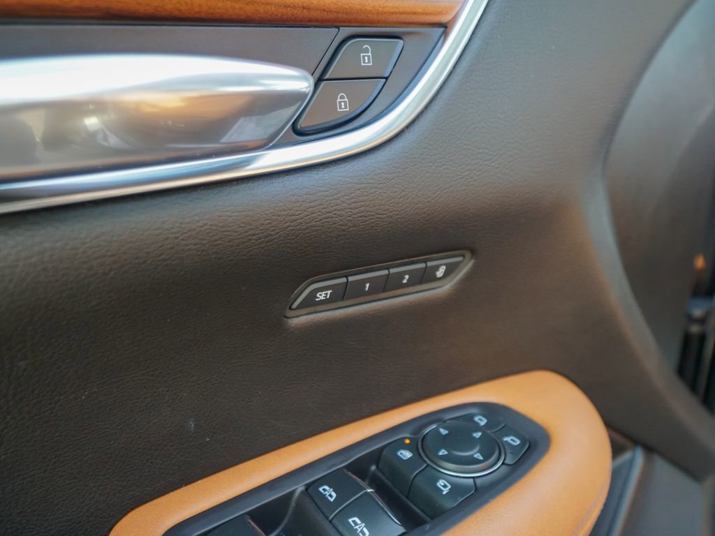 Used 2020 Cadillac XT5 Premium Luxury w/ LPO, Floor Liner Package image 17