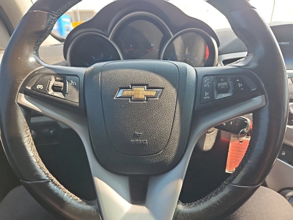 Used 2014 Chevrolet Cruze LT w/ Technology Package FWD image 10