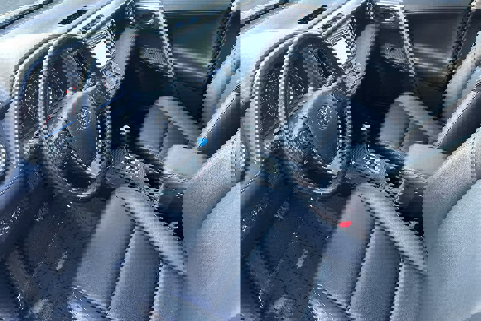 Used 2014 Toyota RAV4 Limited image 11