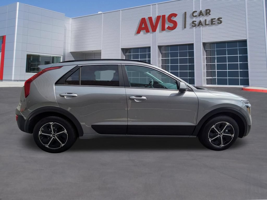 Used 2025 Kia Niro LX FWD image 5