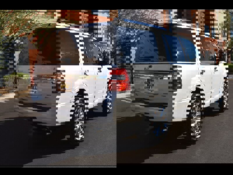 Used 2017 Ford Expedition Limited w/ Equipment Group 301A image 7