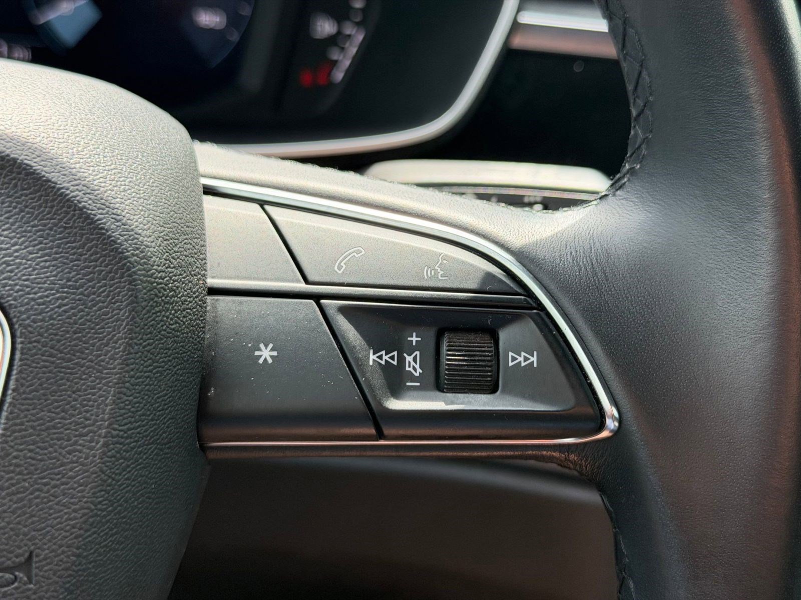 Used 2022 Audi Q3 2.0T Premium w/ Convenience Package image 27