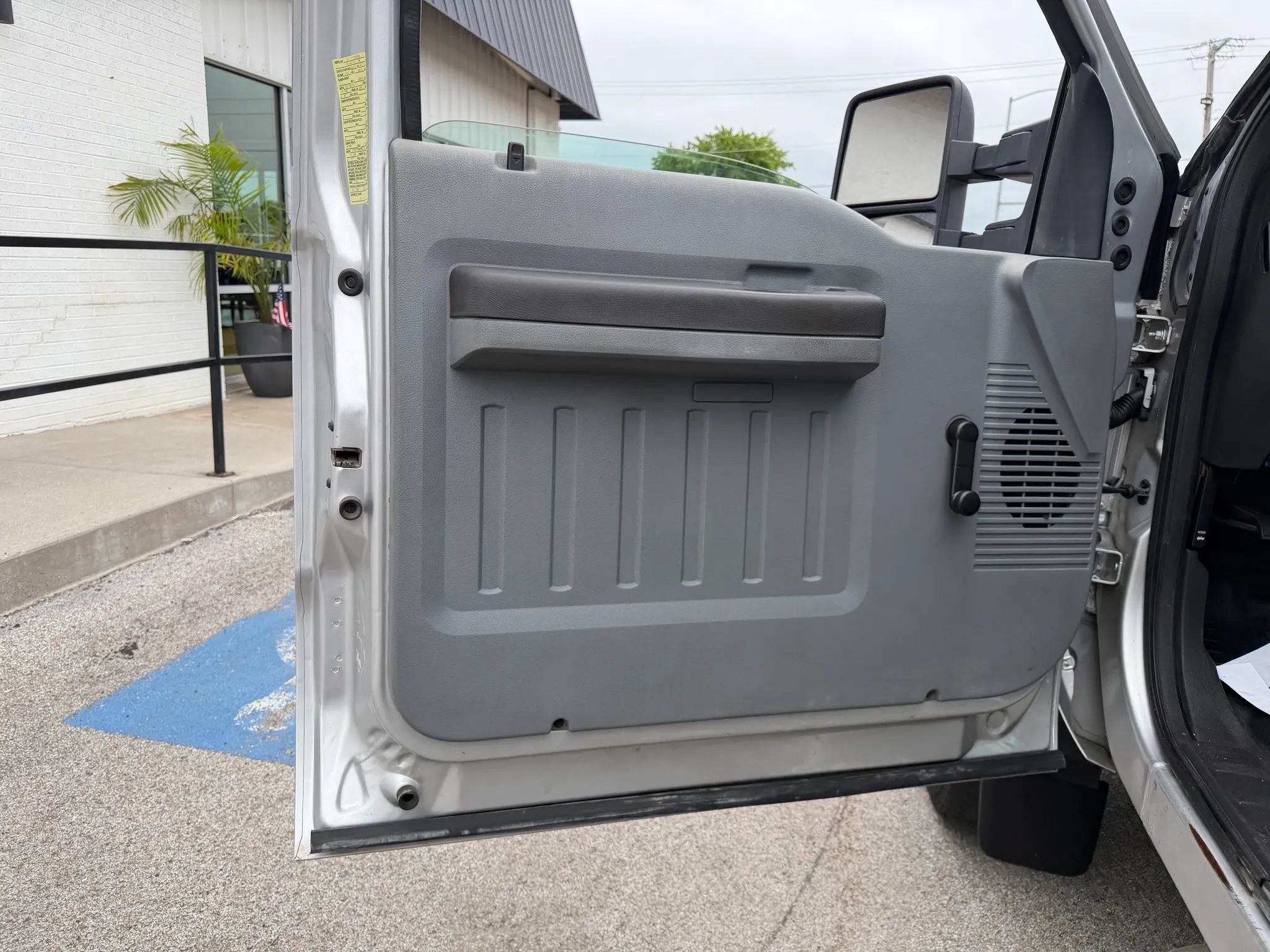 Used 2011 Ford F550 2WD Crew Cab Super Duty image 19
