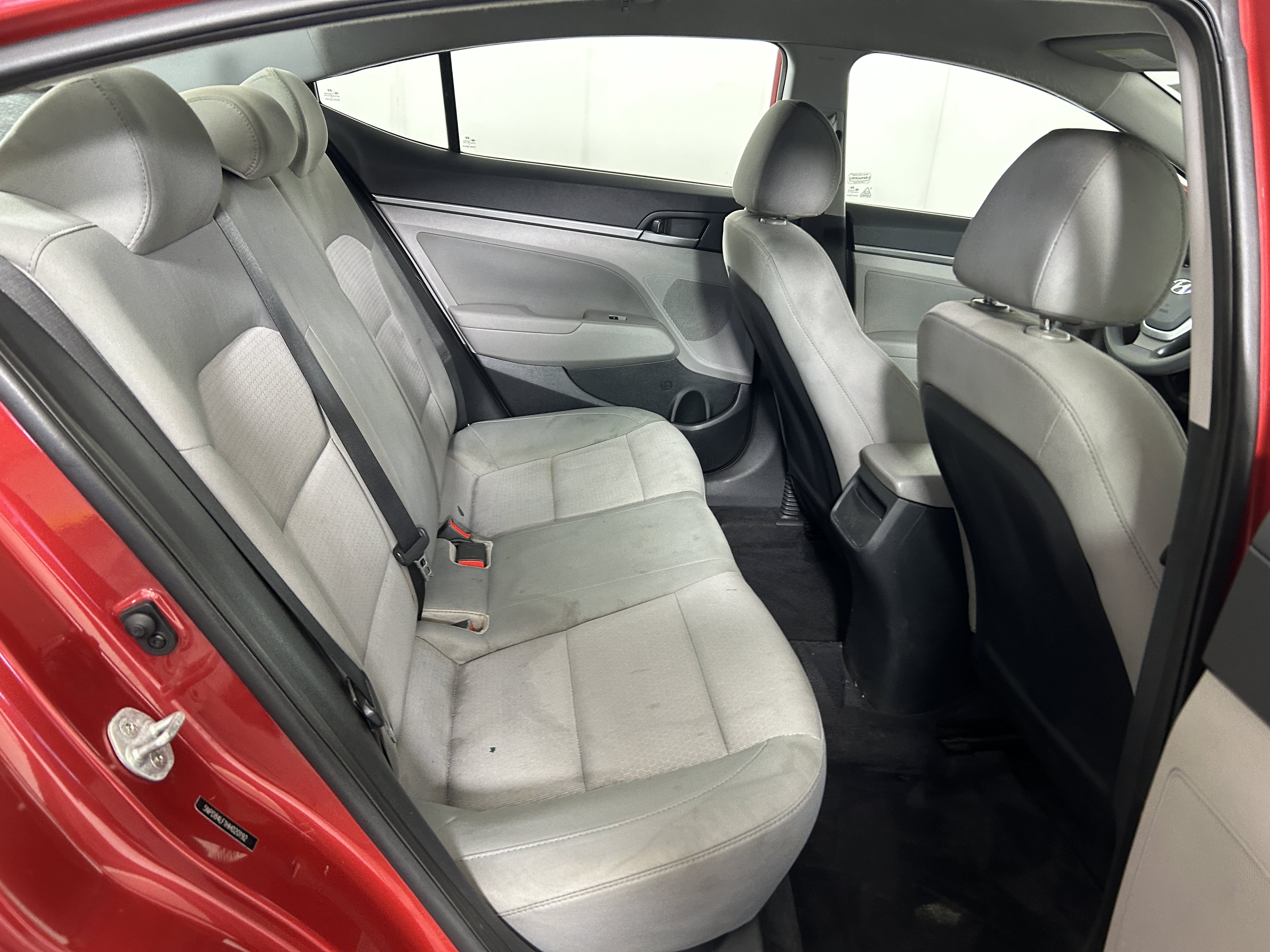 Used 2017 Hyundai Elantra SE FWD image 25
