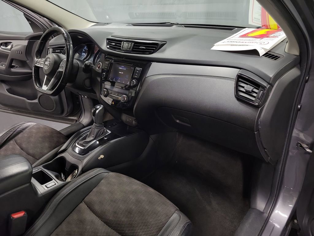 Used 2020 Nissan Rogue Sport SV w/ Technology Package image 25