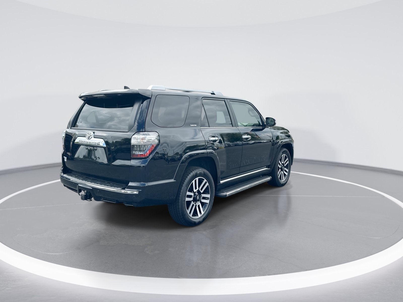 Used 2024 Toyota 4Runner Limited AWD/4WD image 9