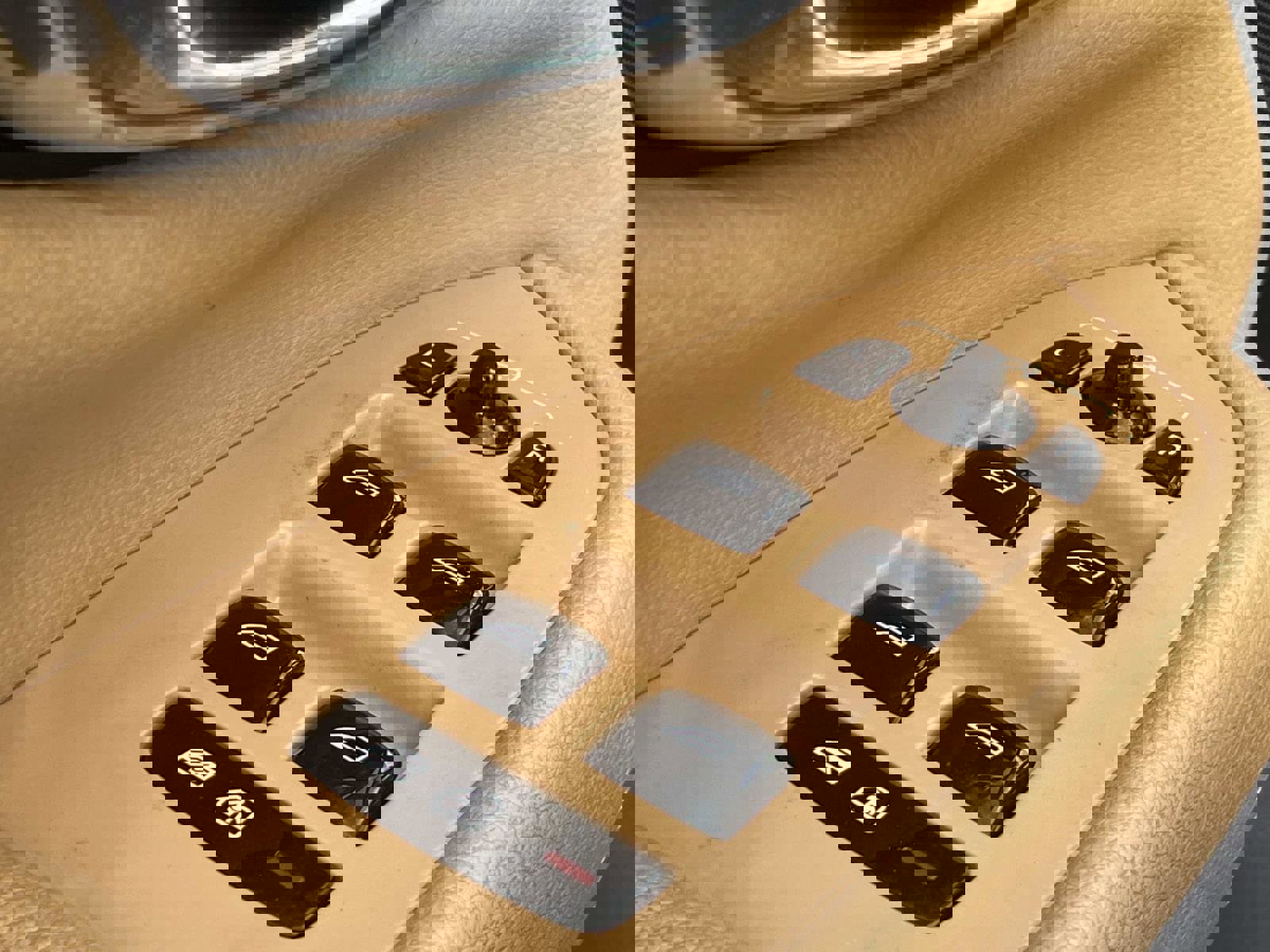 Used 2016 Volvo XC90 T6 Momentum w/ Momentum Plus Package image 18