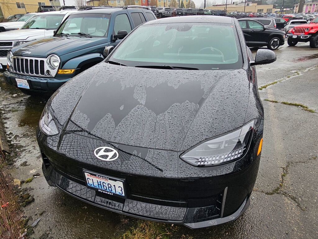 Used 2024 Hyundai Ioniq 6 SE image 2