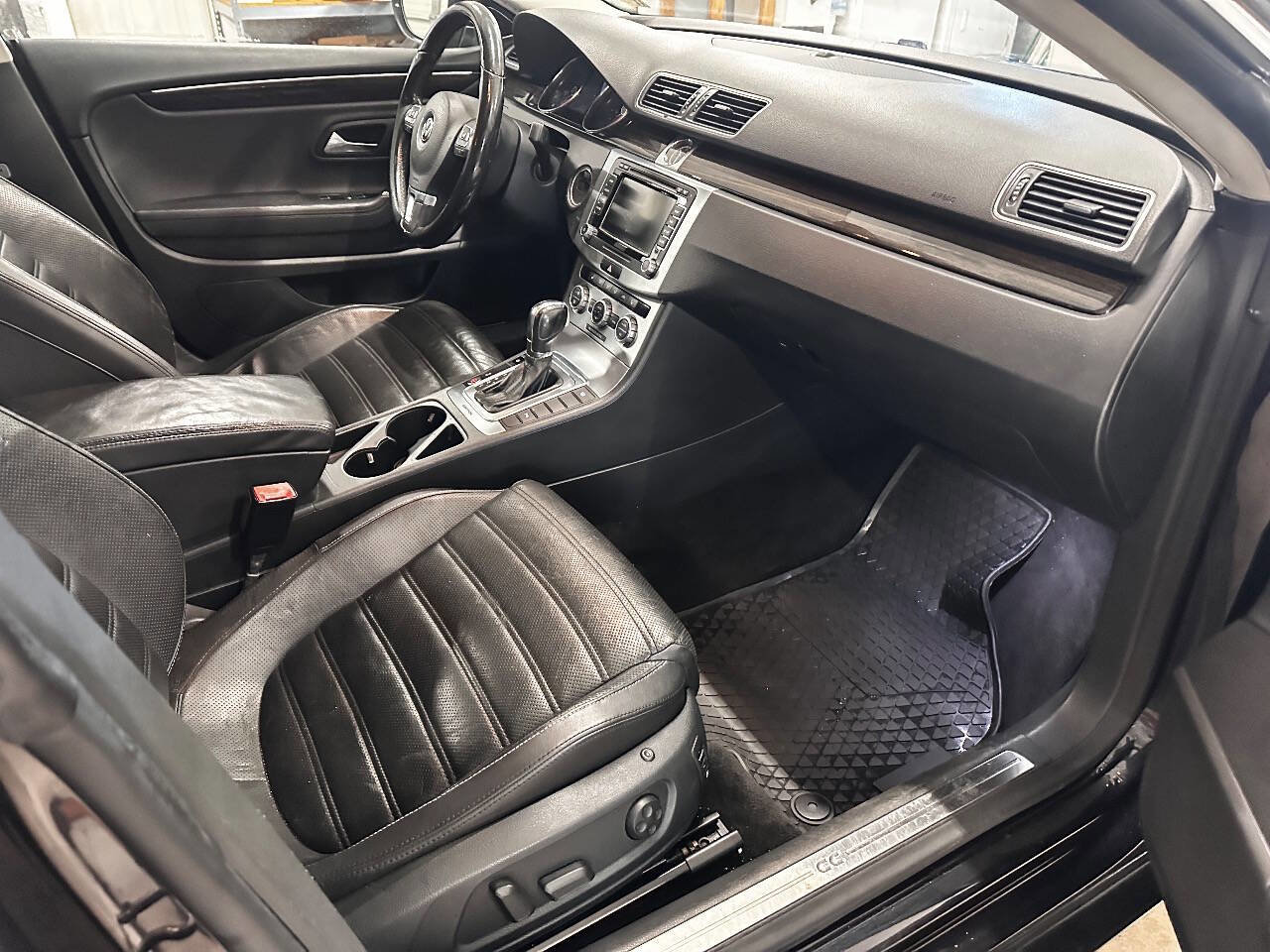 Used 2014 Volkswagen CC Executive image 11