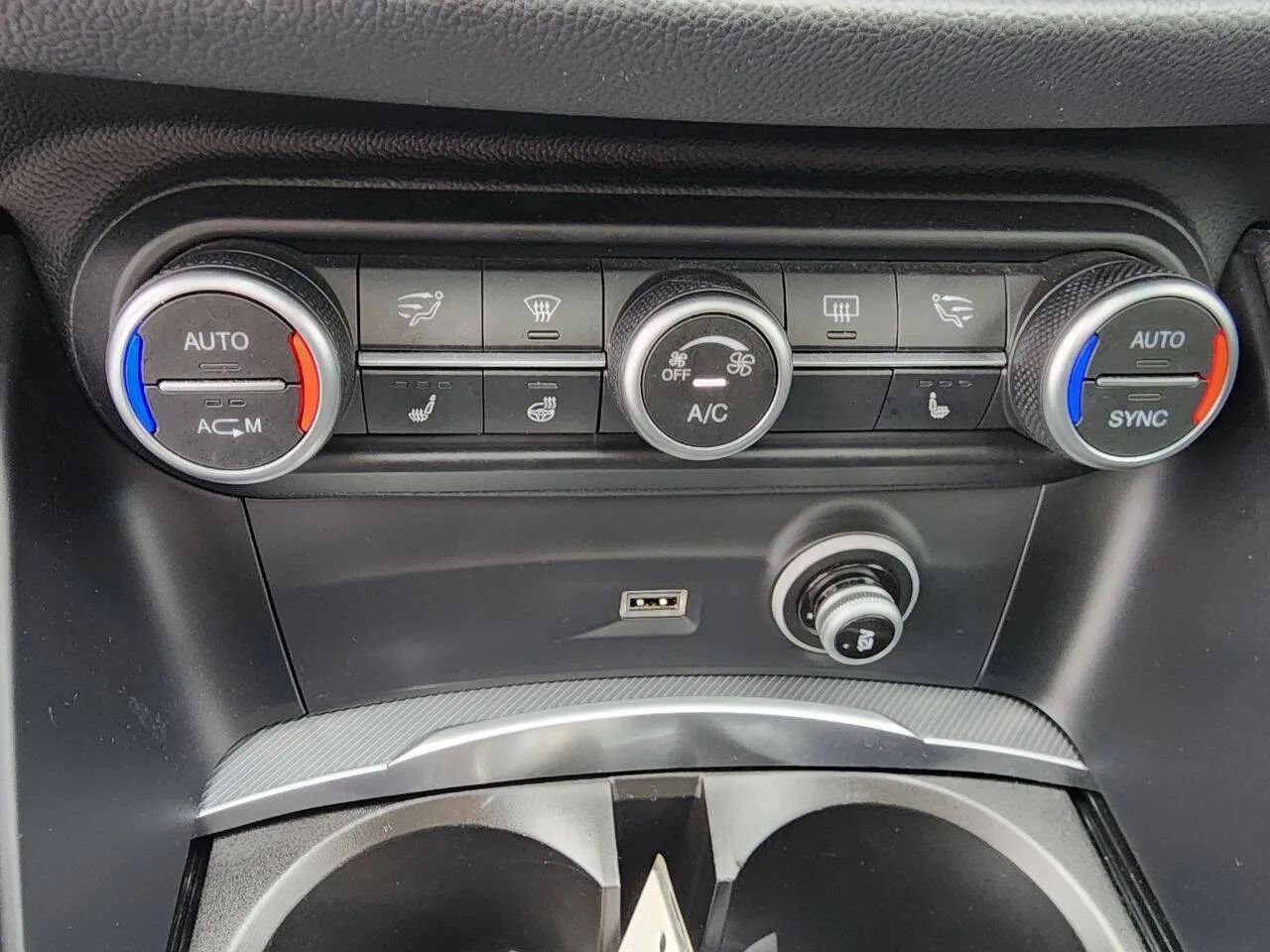 Used 2018 Alfa Romeo Stelvio Ti Sport image 23