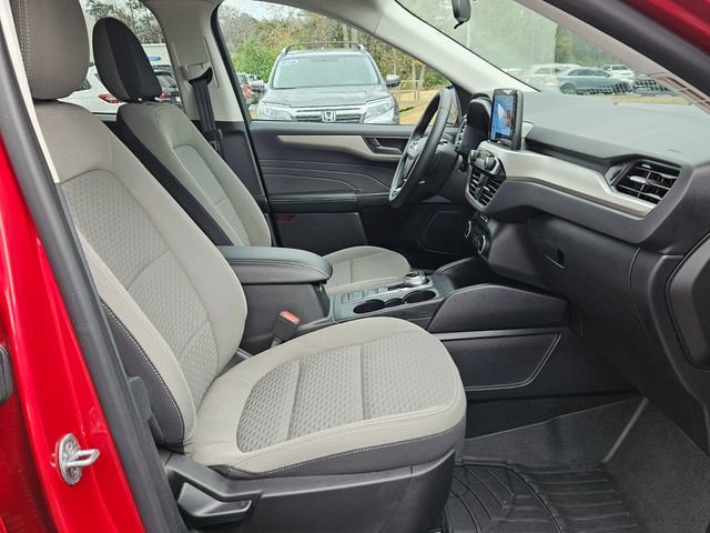 Used 2022 Ford Escape SE w/ Cold Weather Package image 15