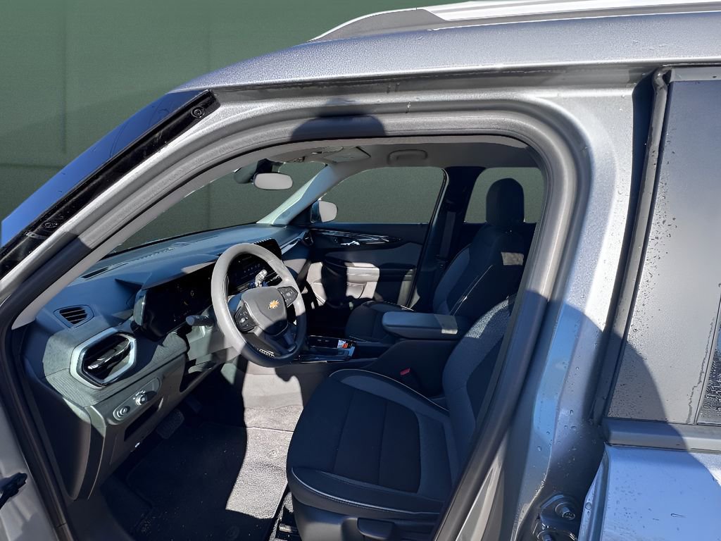 Used 2025 Chevrolet TrailBlazer LT image 9