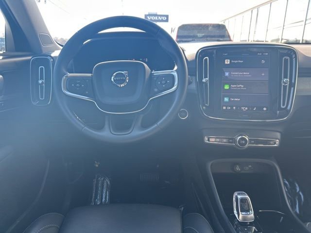 Certified 2025 Volvo XC40 B5 Plus image 18
