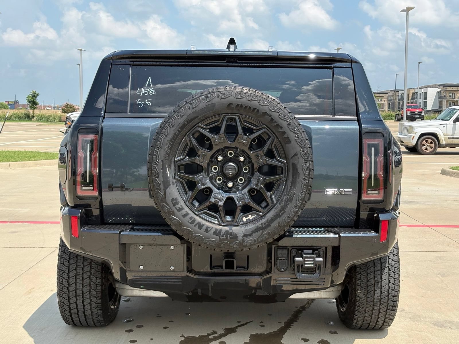 Used 2025 GMC Hummer EV 3X w/ LPO, Dark Essentials Package AWD/4WD image 6