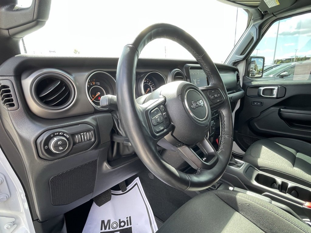 Used 2022 Jeep Gladiator Sport image 9
