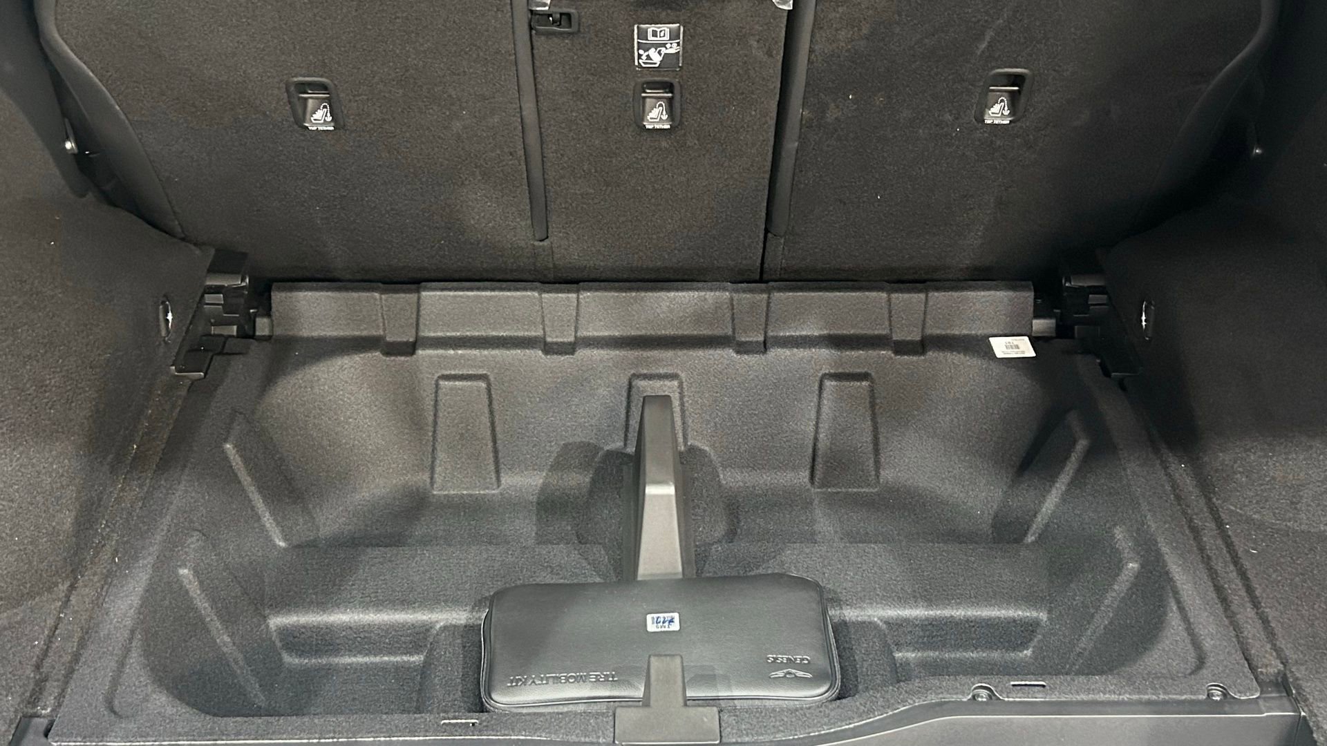 Used 2025 Genesis GV80 2.5T Standard image 32
