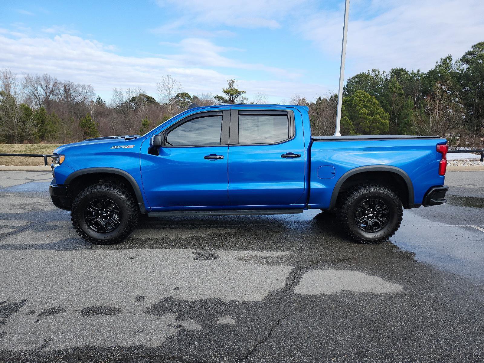 Used 2023 Chevrolet Silverado 1500 ZR2 w/ Technology Package image 2