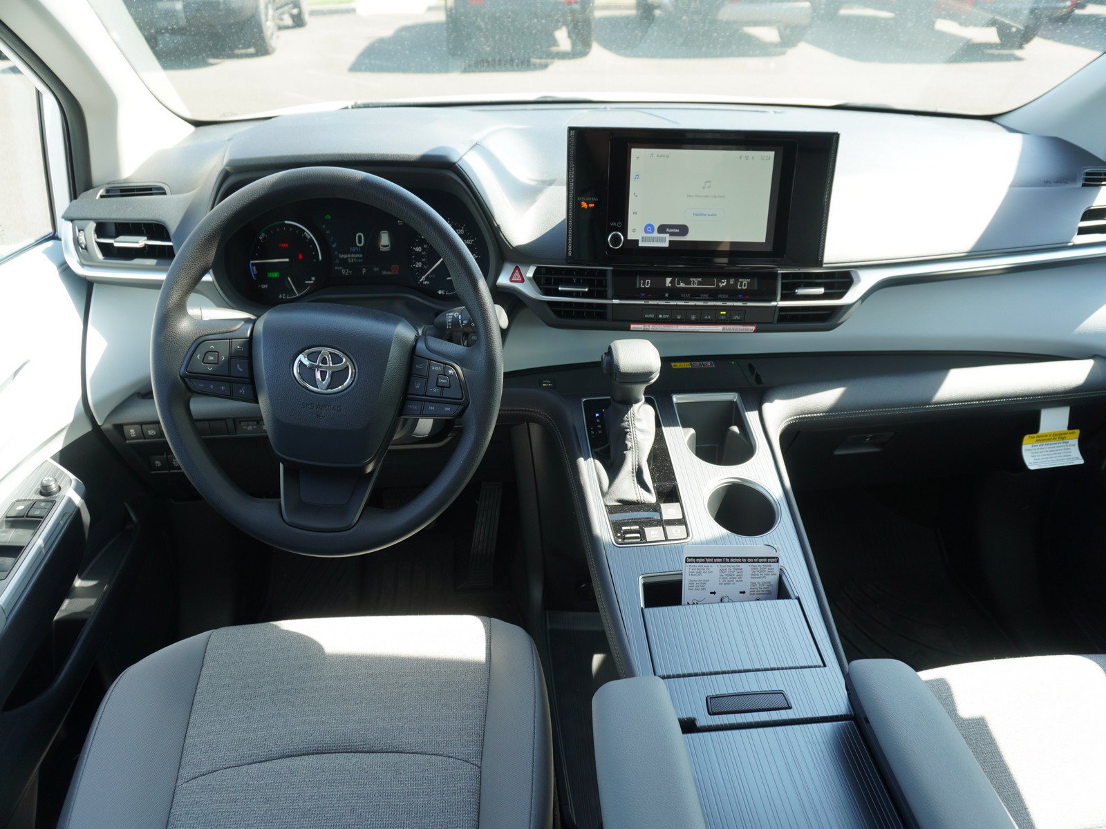 New 2026 Toyota Sienna LE FWD image 2