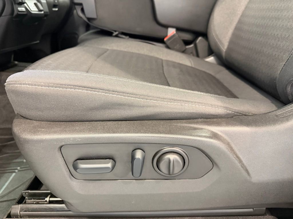 Used 2022 Chevrolet Silverado 3500 LT w/ Convenience Package image 10