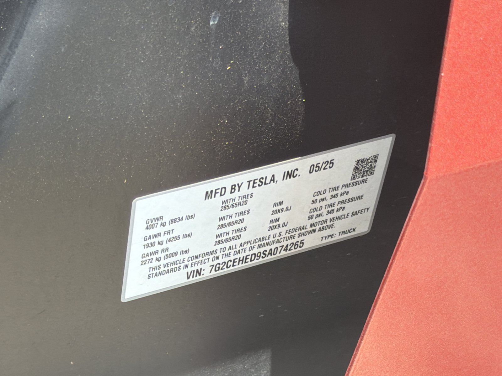 Used 2025 Tesla Cybertruck AWD Crew Cab image 36