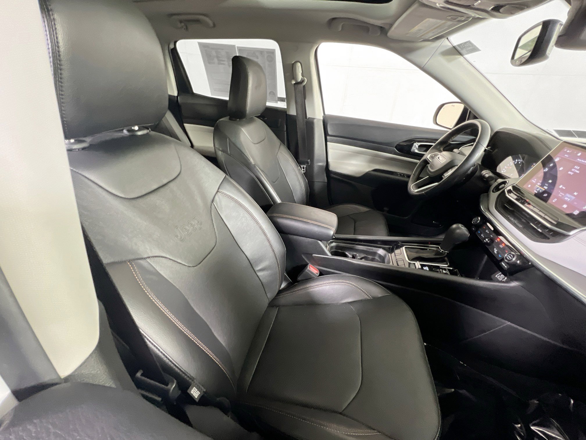 Used 2022 Jeep Compass Limited w/ Sun and Sound Group AWD/4WD image 25
