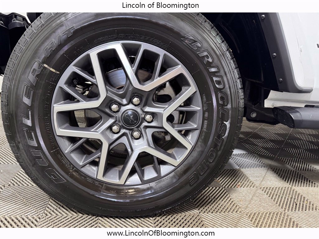 Used 2025 Jeep Wrangler Unlimited Sahara AWD/4WD image 22