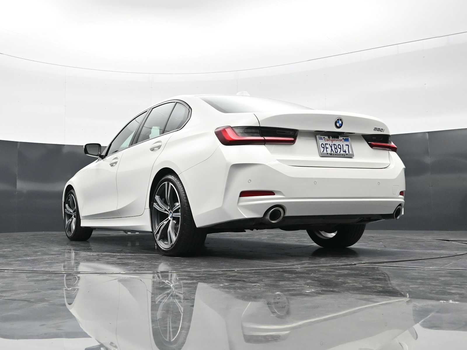 Used 2023 BMW 330i Sedan w/ Premium Package RWD image 31