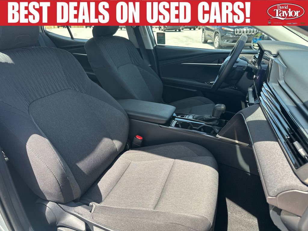 Used 2025 Toyota Camry LE FWD image 26