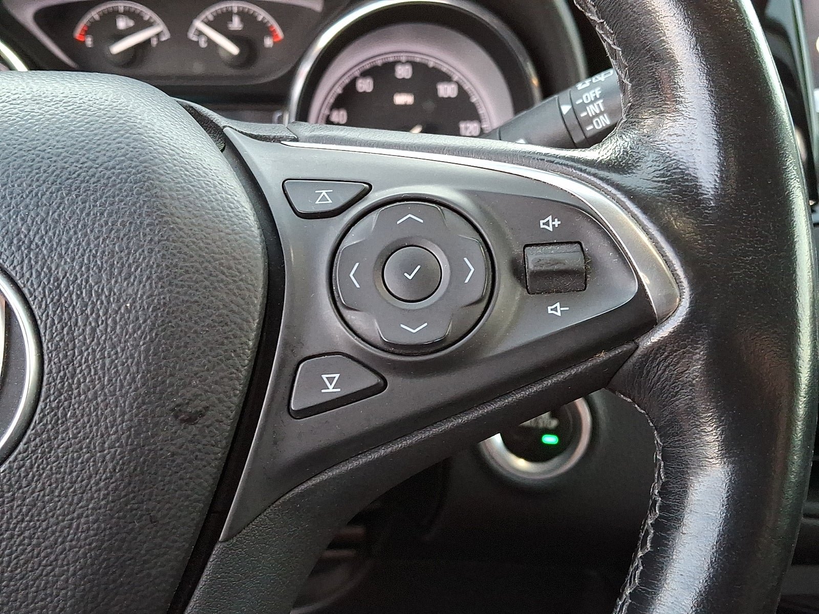 Certified 2019 Buick Envision Essence FWD image 22