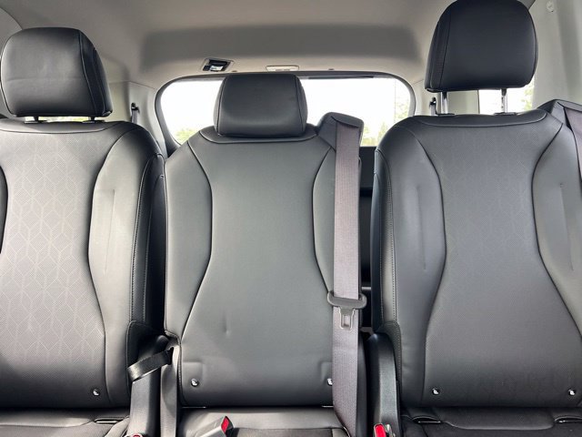 Certified 2025 Kia Carnival EX FWD image 36