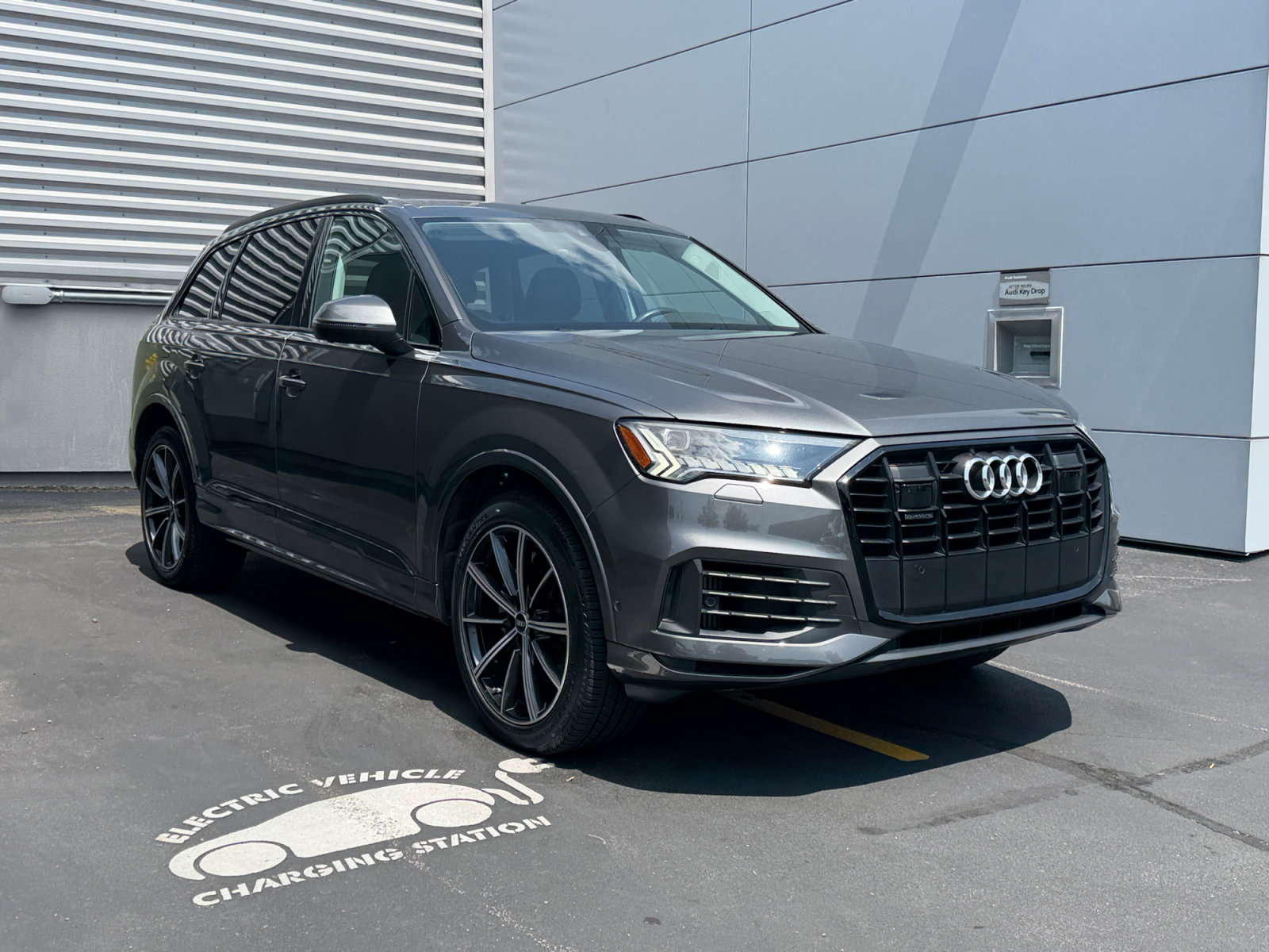 Used 2023 Audi Q7 3.0T Premium Plus w/ Premium Plus Package AWD/4WD image 7