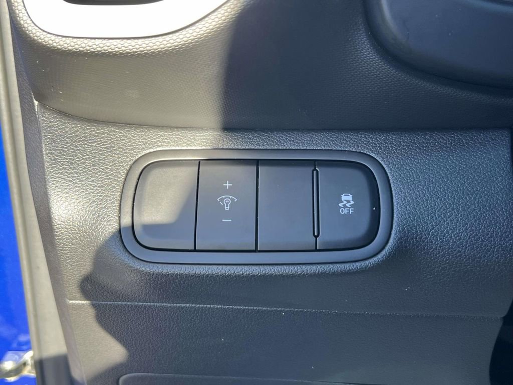 Certified 2024 Hyundai Venue Limited image 24