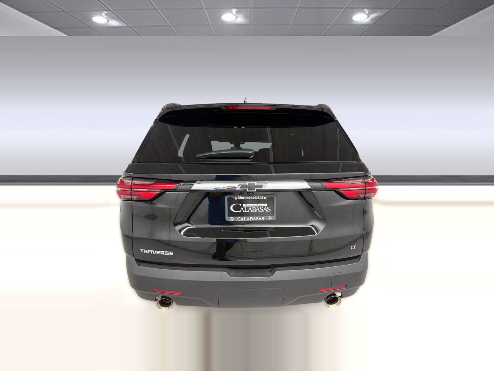 Used 2023 Chevrolet Traverse LT w/ LPO, Cargo Package FWD image 10