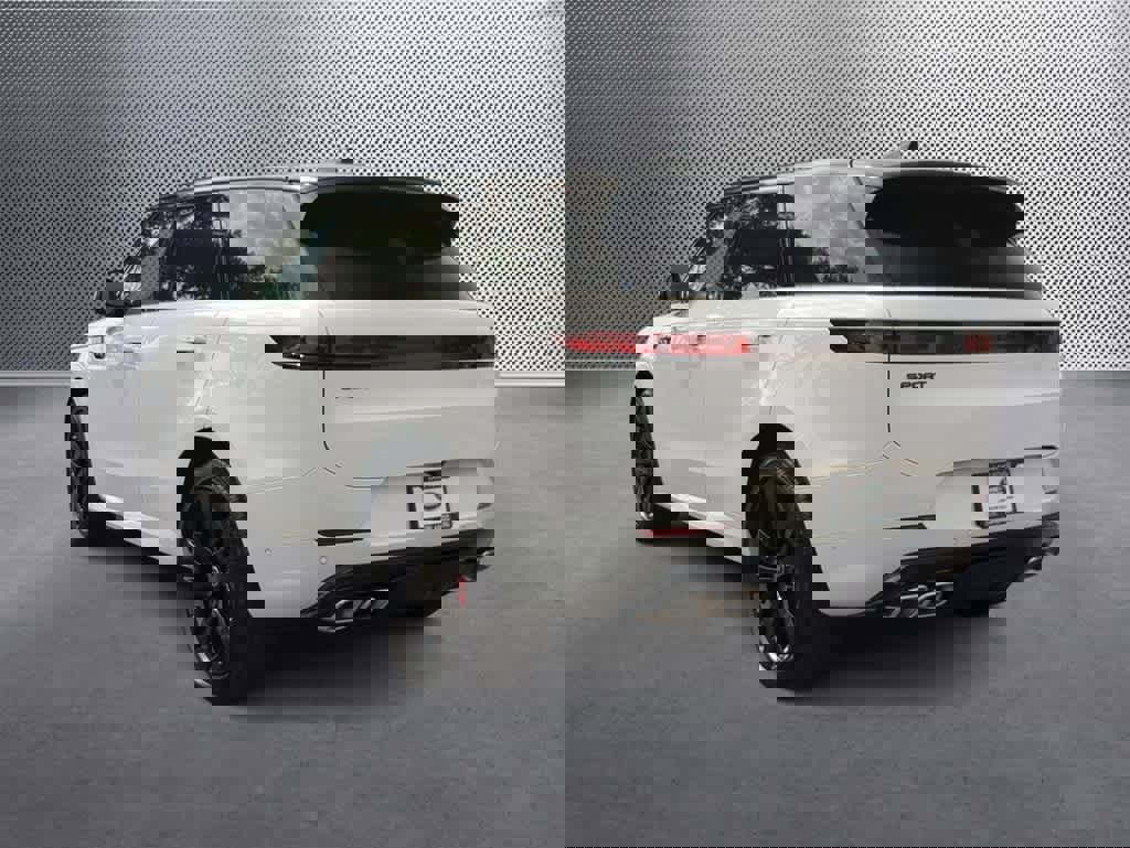 Used 2025 Land Rover Range Rover Sport Dynamic SE image 6