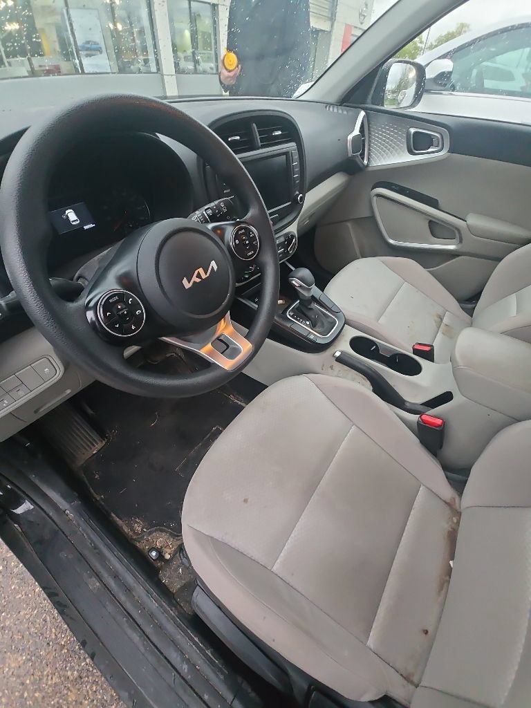 Used 2022 Kia Soul LX w/ Technology Package FWD image 6