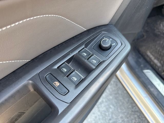 Used 2022 Volkswagen Atlas Cross Sport SEL R-Line AWD/4WD image 22