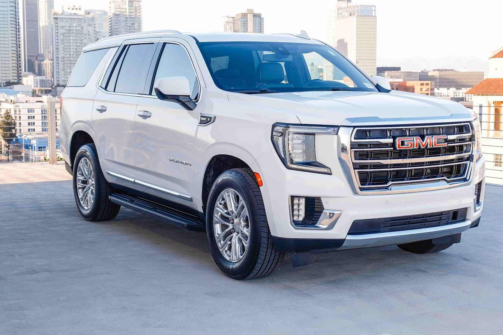Used 2021 GMC Yukon SLT RWD image 3