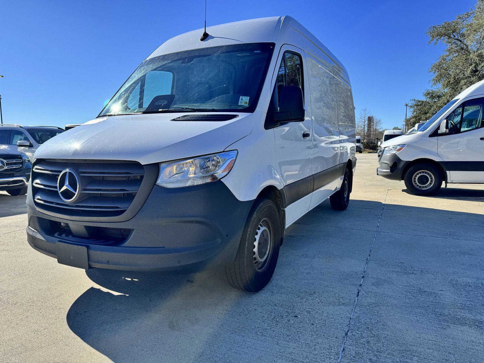 Used 2025 Mercedes-Benz Sprinter 2500 image 3