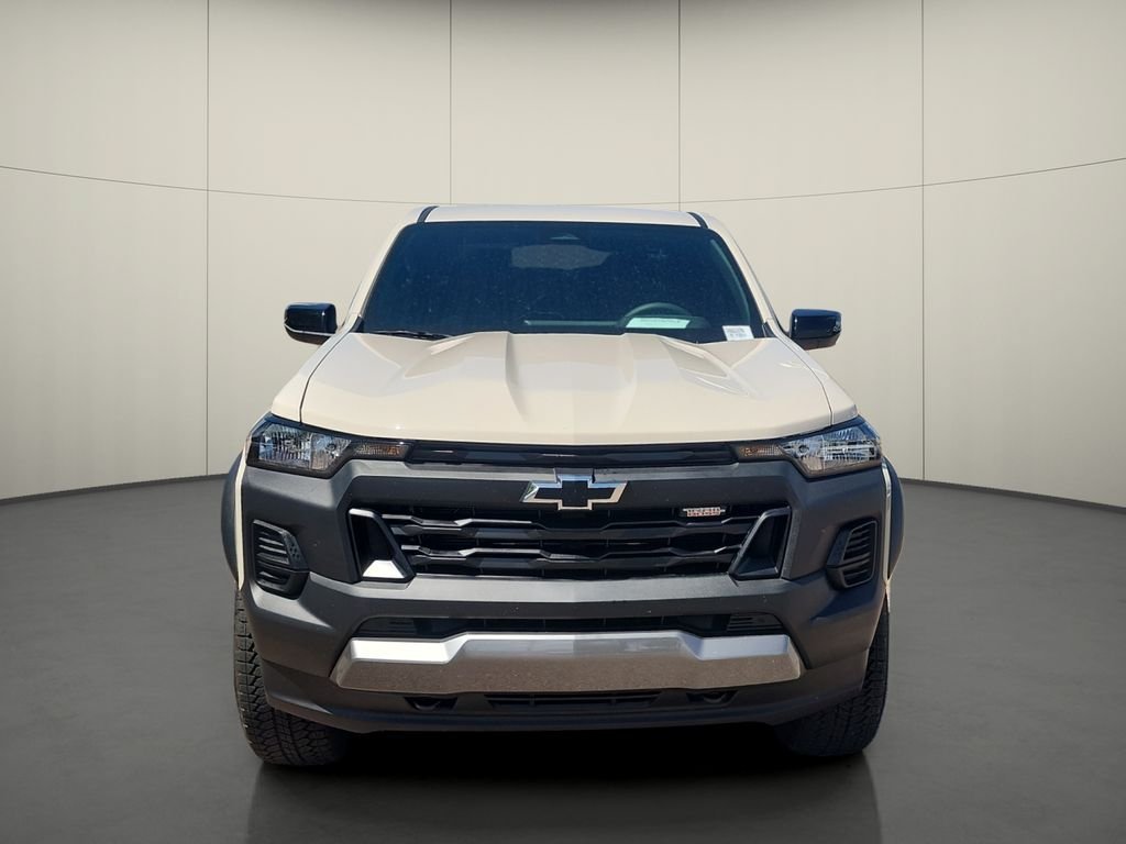 Used 2026 Chevrolet Colorado Trail Boss AWD/4WD image 2