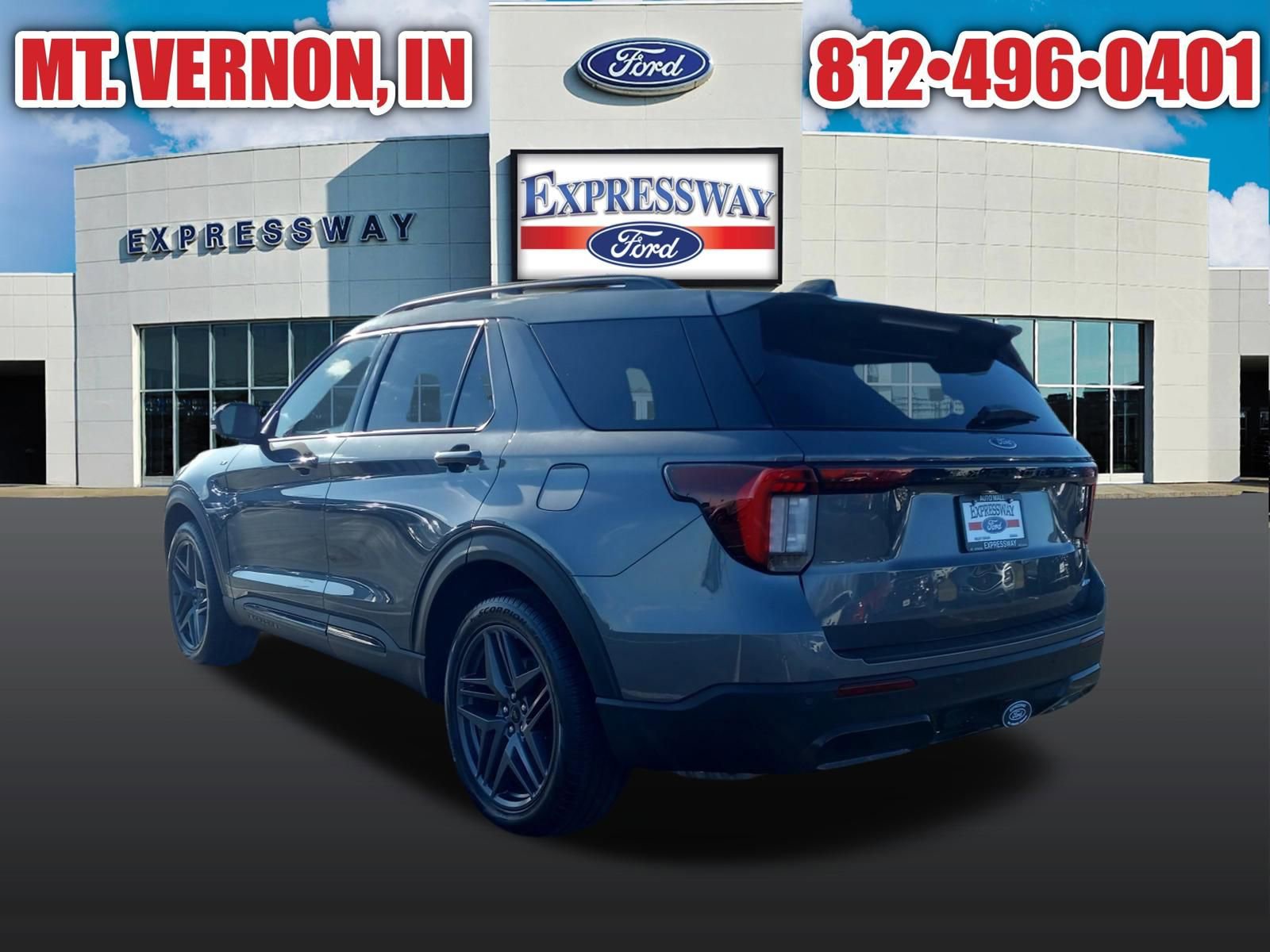 Used 2025 Ford Explorer ST-Line w/ ST-Line Street Pack image 9
