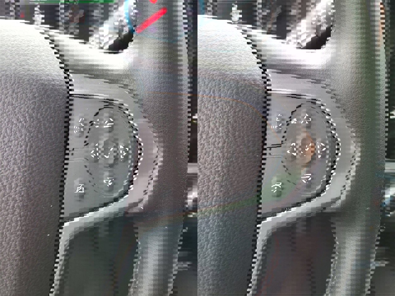 Used 2023 Chevrolet Traverse LT image 21