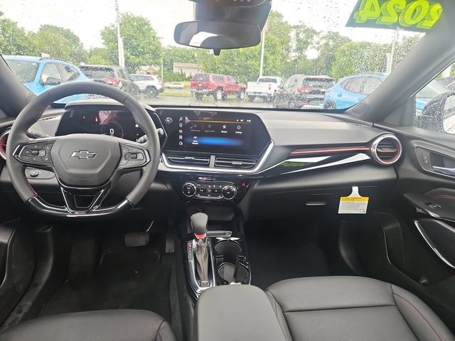 Used 2024 Chevrolet Trax RS w/ Sunroof Package FWD image 13