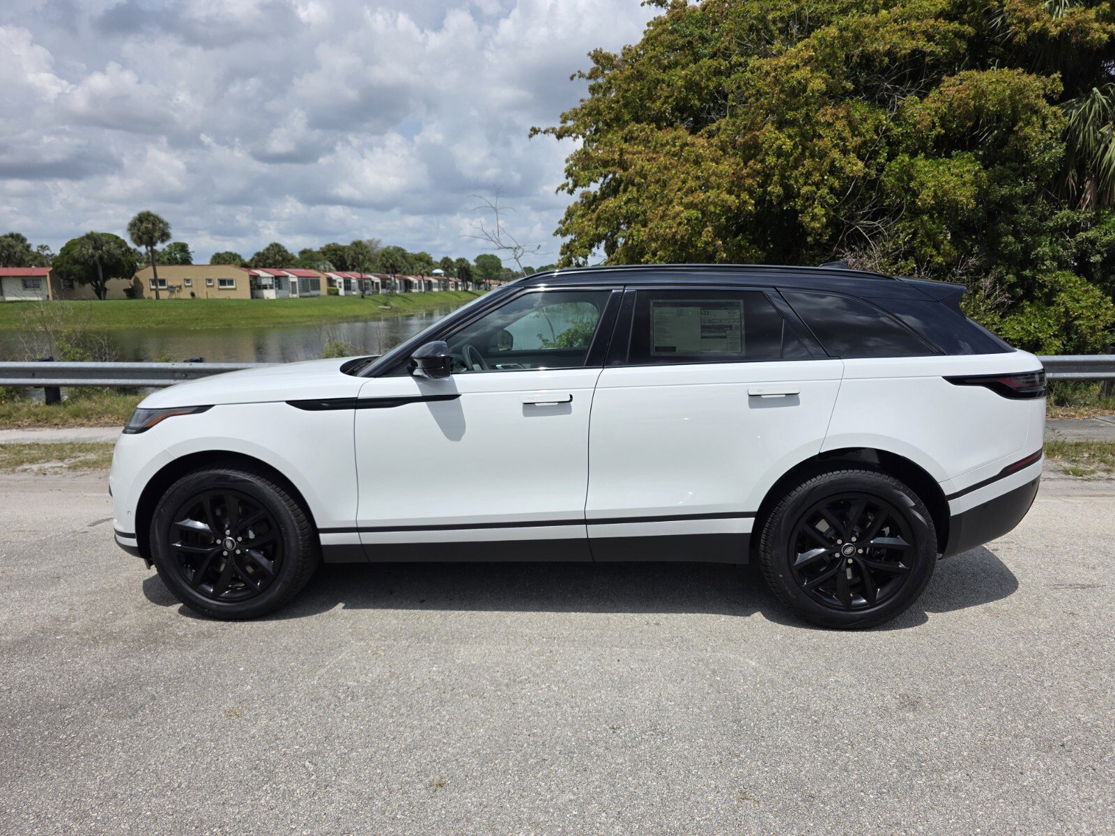 Used 2026 Land Rover Range Rover Velar S AWD/4WD image 7