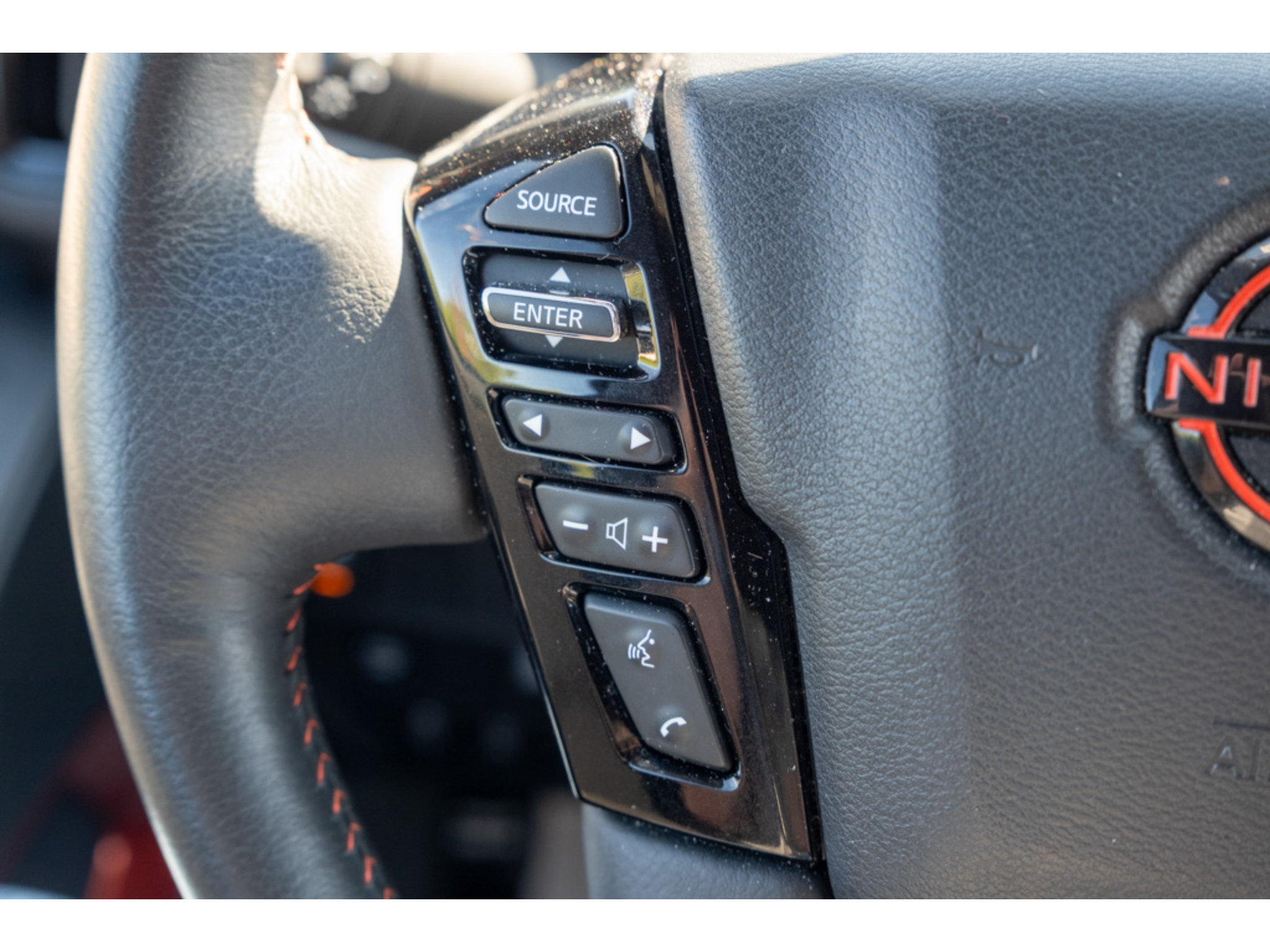 Used 2026 Nissan Frontier PRO-4X AWD/4WD image 18