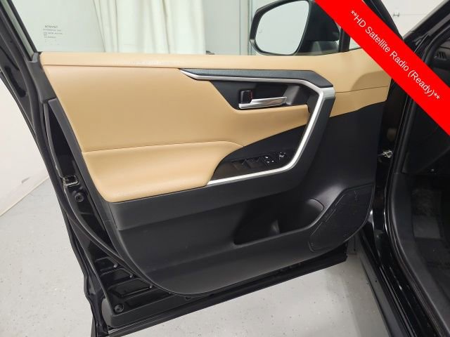 Used 2019 Toyota RAV4 XLE w/ Convenience Package image 12