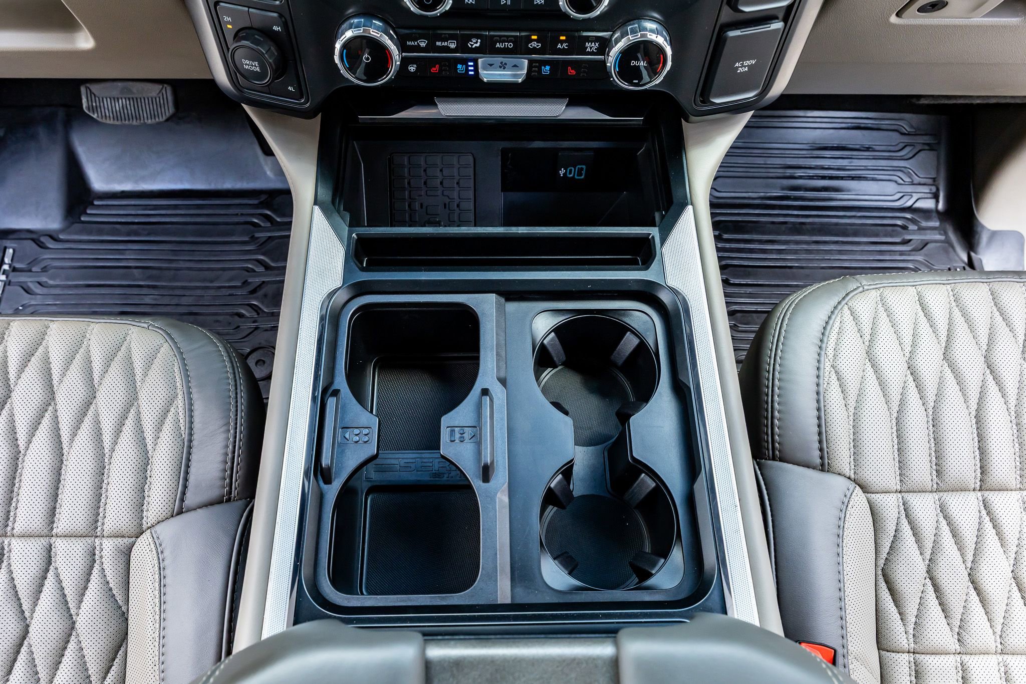 Used 2025 Ford F350 Platinum w/ Platinum Plus Package image 29