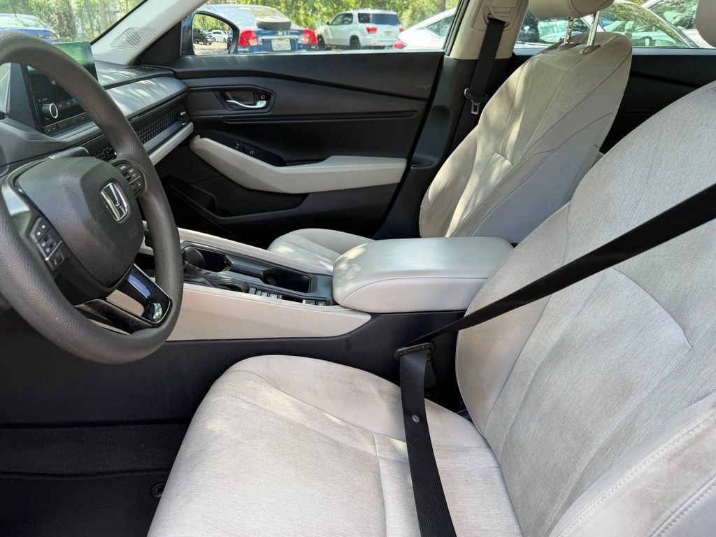 Certified 2023 Honda Accord EX image 17