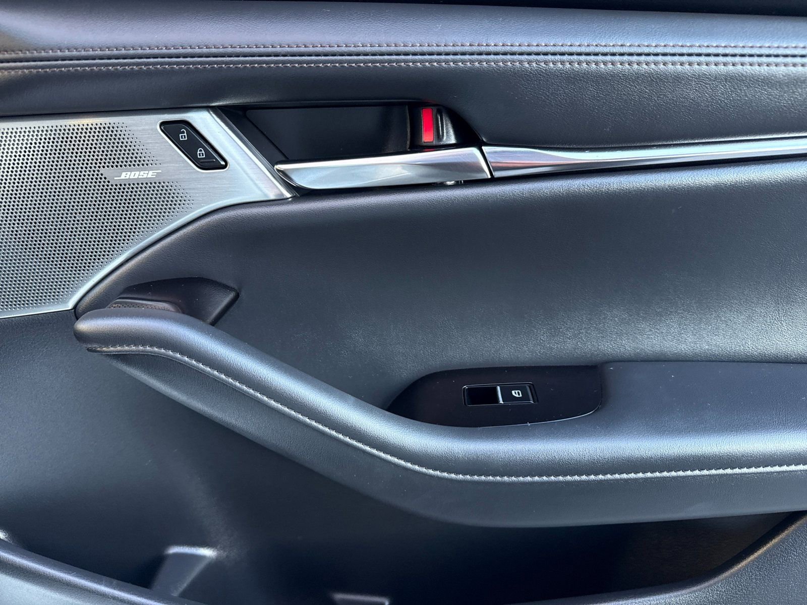 Used 2022 MAZDA MAZDA3 s image 17