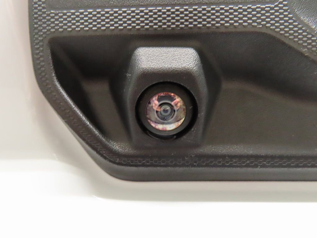 Used 2025 Chevrolet Silverado 2500 ZR2 w/ Technology Package image 36